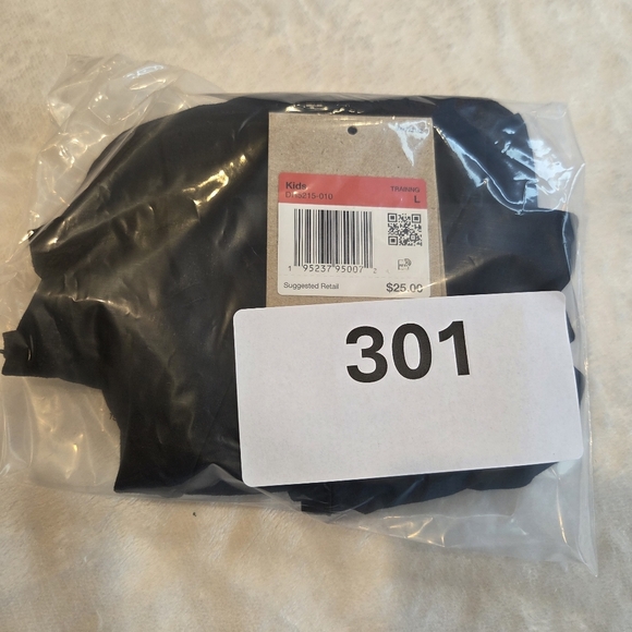 Nike Dri-FIT Kids' Black Training Tank Top Layered Swoosh Logo, Size Large New - Picture 9 of 9